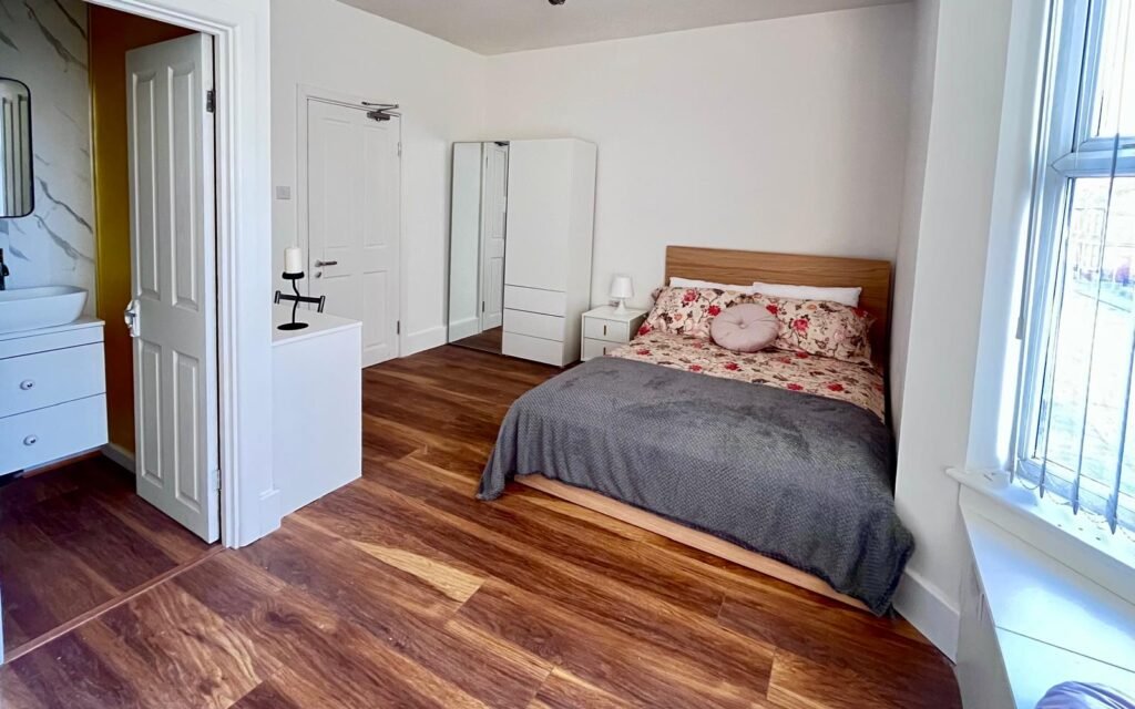 12 Warbreck, L9